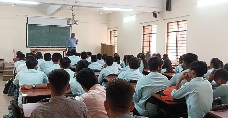 Department of B.B.A. has organised Guest Lecture on “Project Report Preparation”