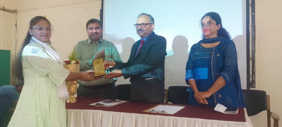 Student of BBA 2 Ms. Alfiya Bagwan was awarde