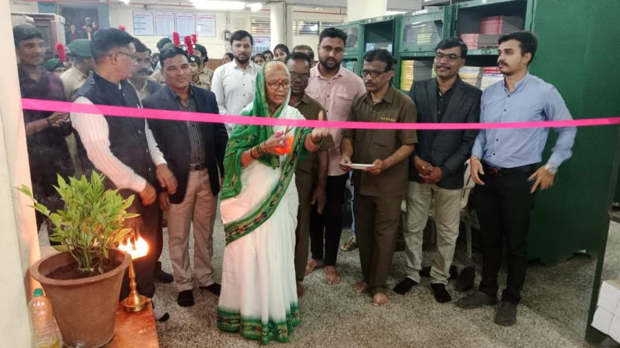 ग्रंथालय विभागाद्वारे महाविद्यालयामध्ये ग्रंथ