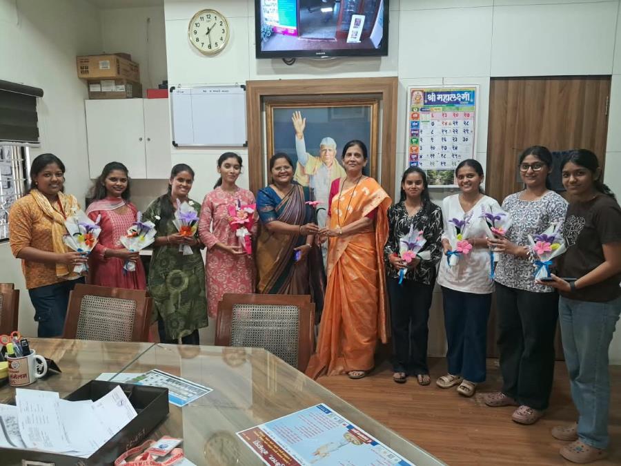 Pipe Cleaner Flower Making Workshop held on 2
